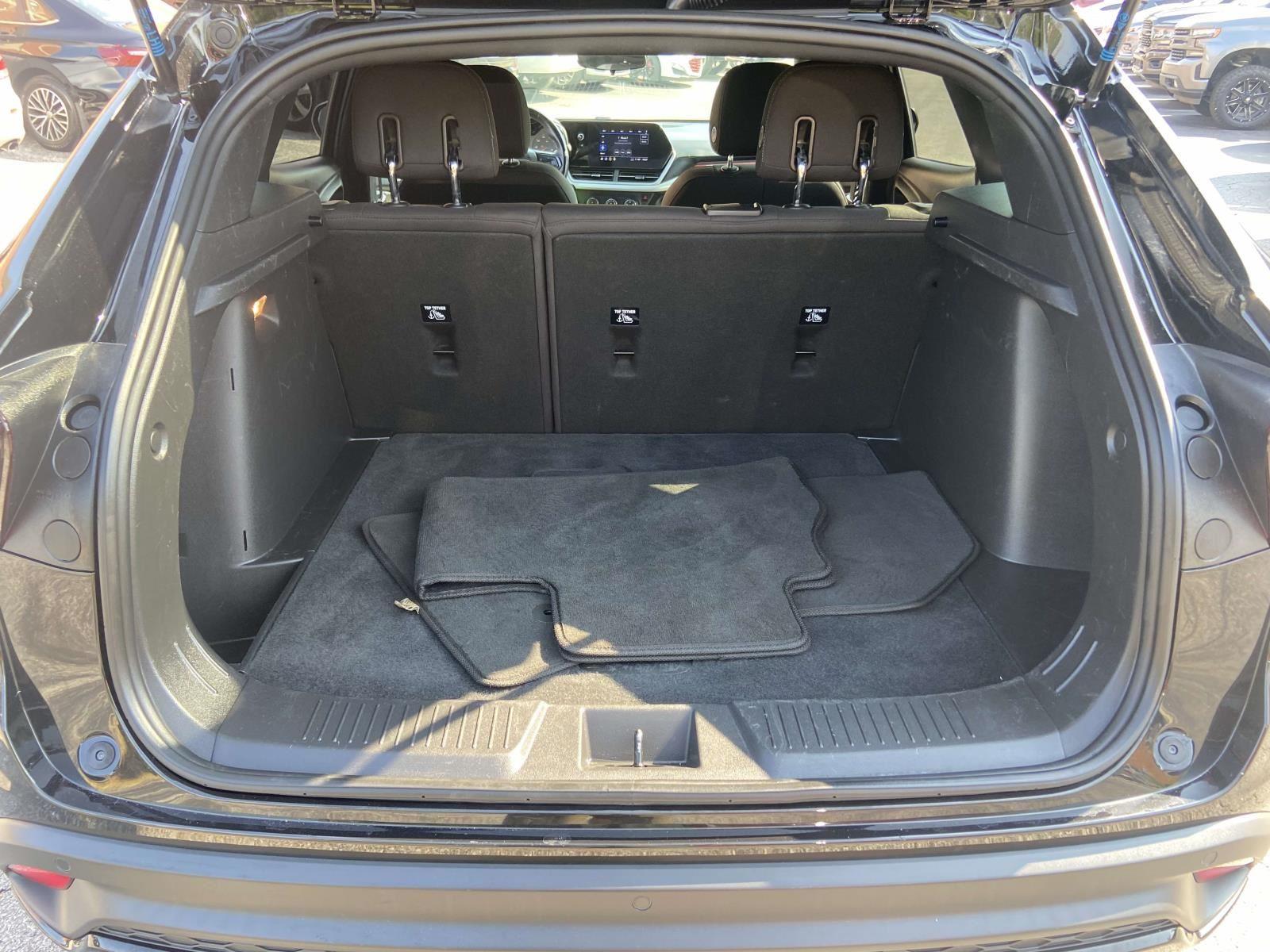 2024 Chevrolet Trax 1 photo 29