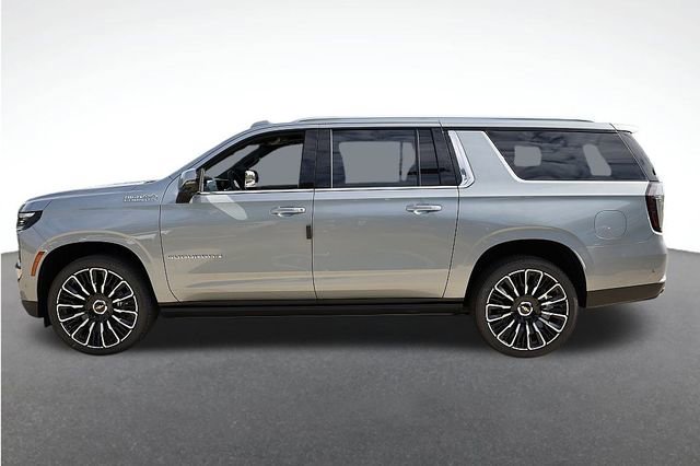 2025 Chevrolet Suburban High Country photo 3