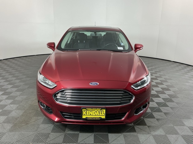 2016 Ford Fusion Energi Titanium photo 2