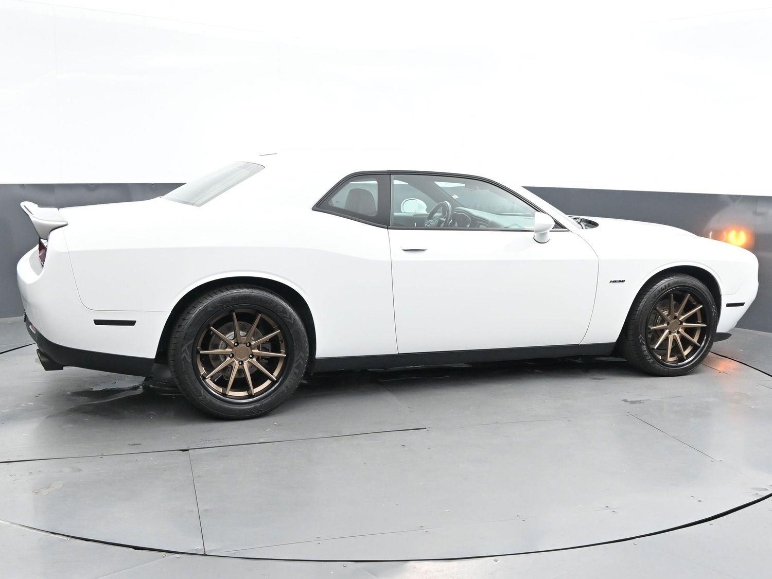 2018 Dodge Challenger R/T Plus photo 8