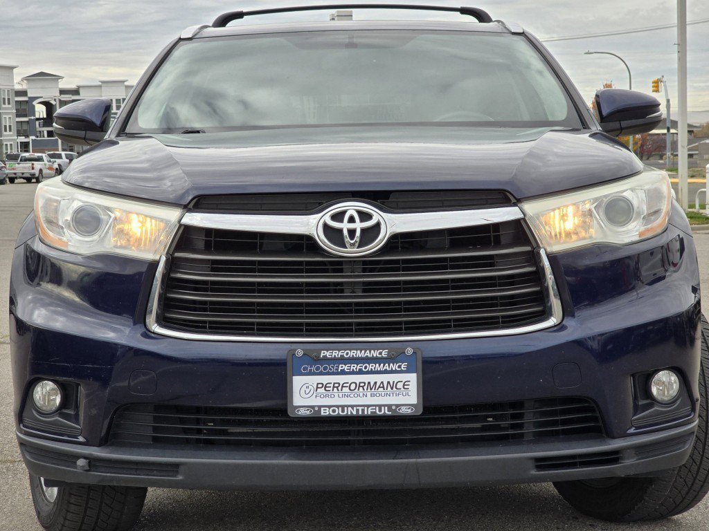 2016 Toyota Highlander XLE photo 2