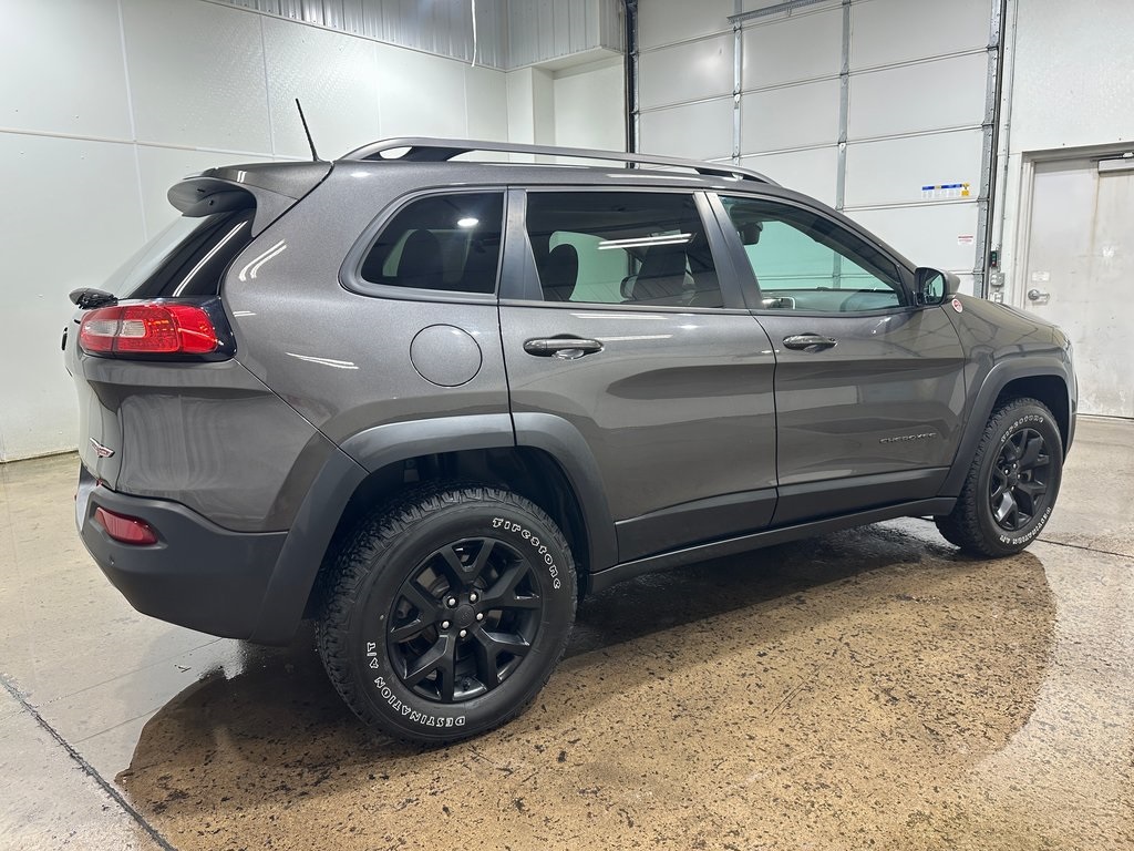 2018 Jeep Cherokee Trailhawk photo 3