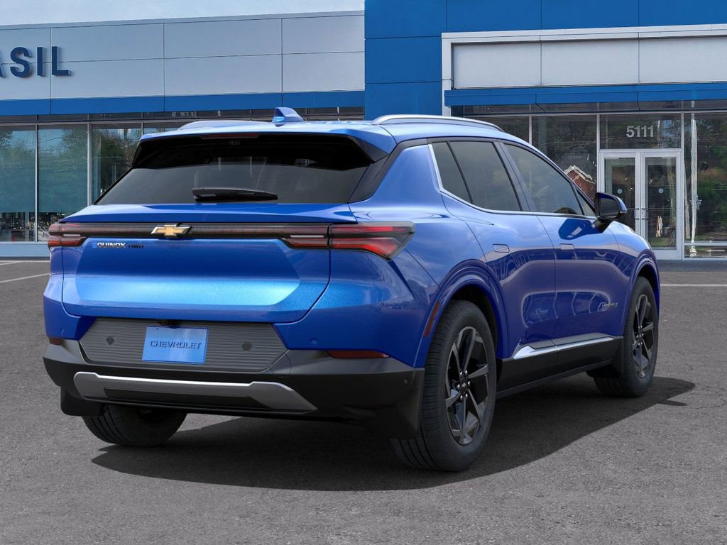2025 Chevrolet Equinox LT photo 3
