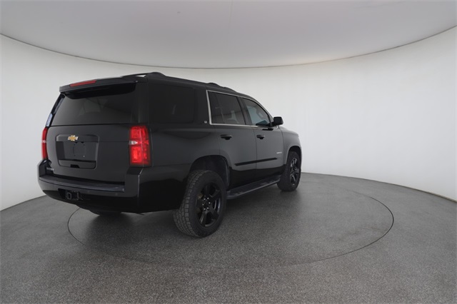 2017 Chevrolet Tahoe LT photo 17