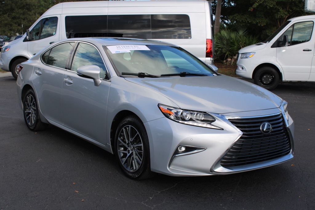 2018 Lexus ES 350 photo 3