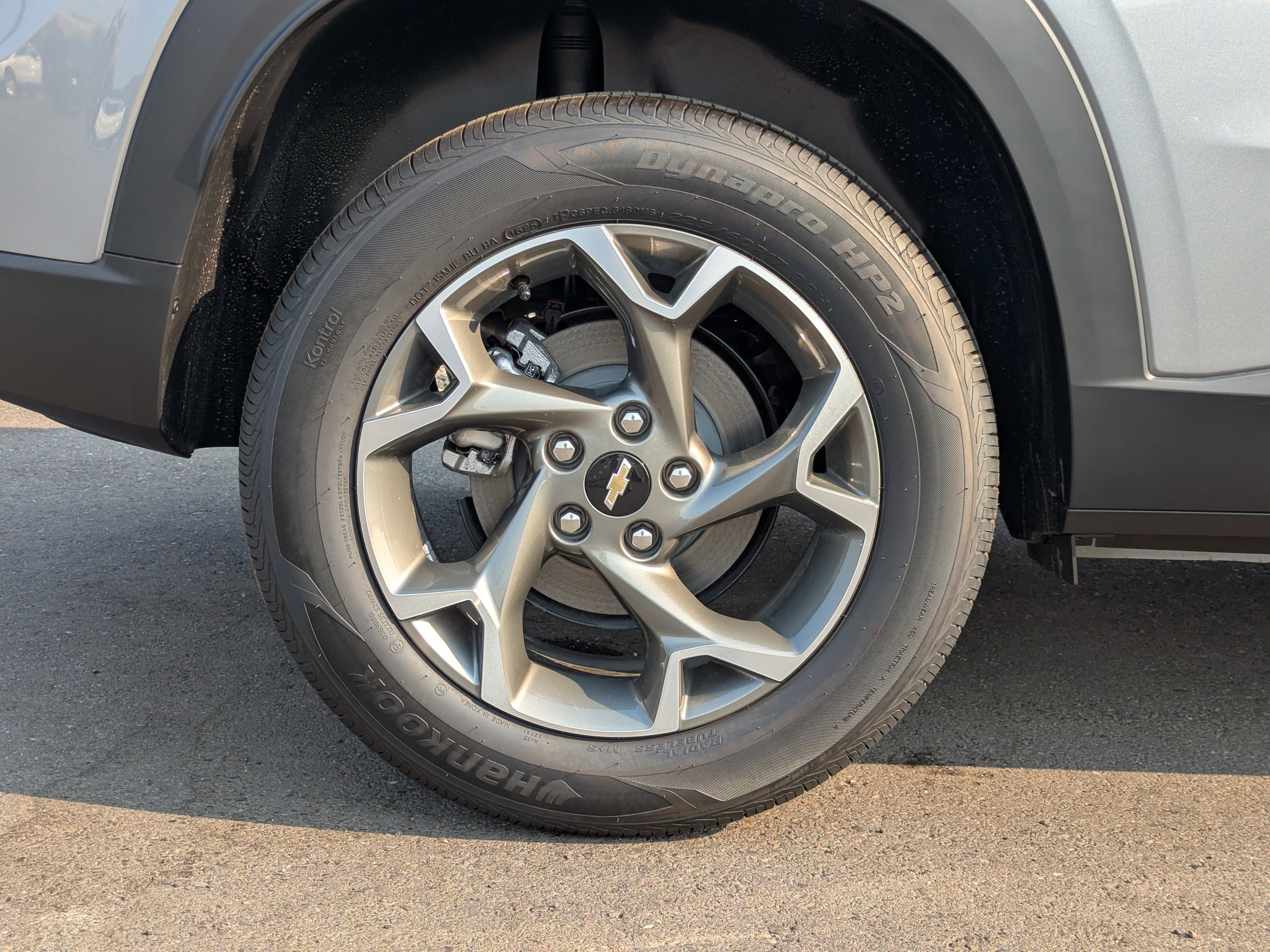 2025 Chevrolet Trax LT photo 40