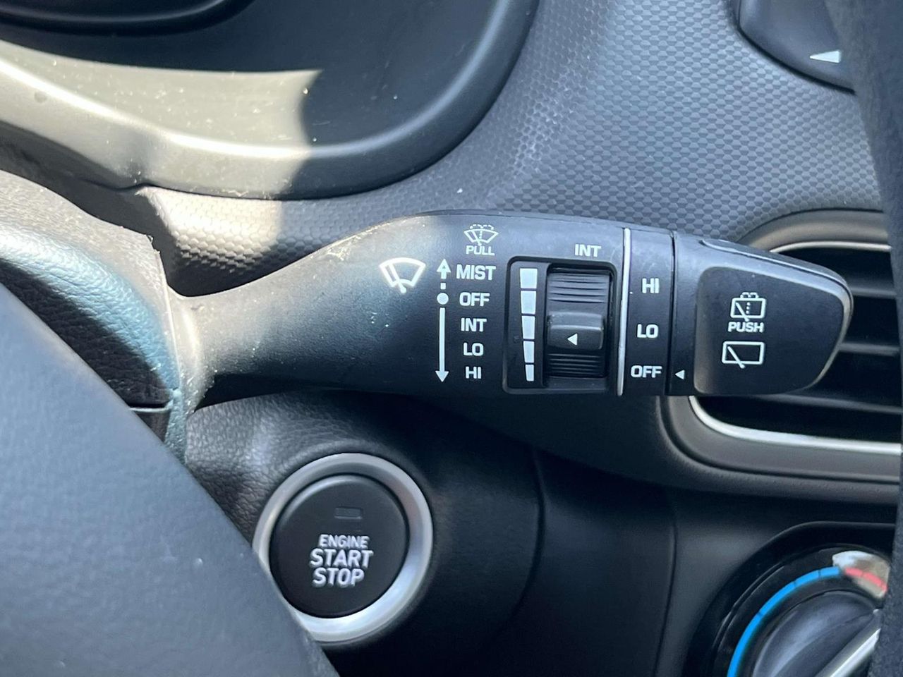 2023 Hyundai Kona SEL photo 19