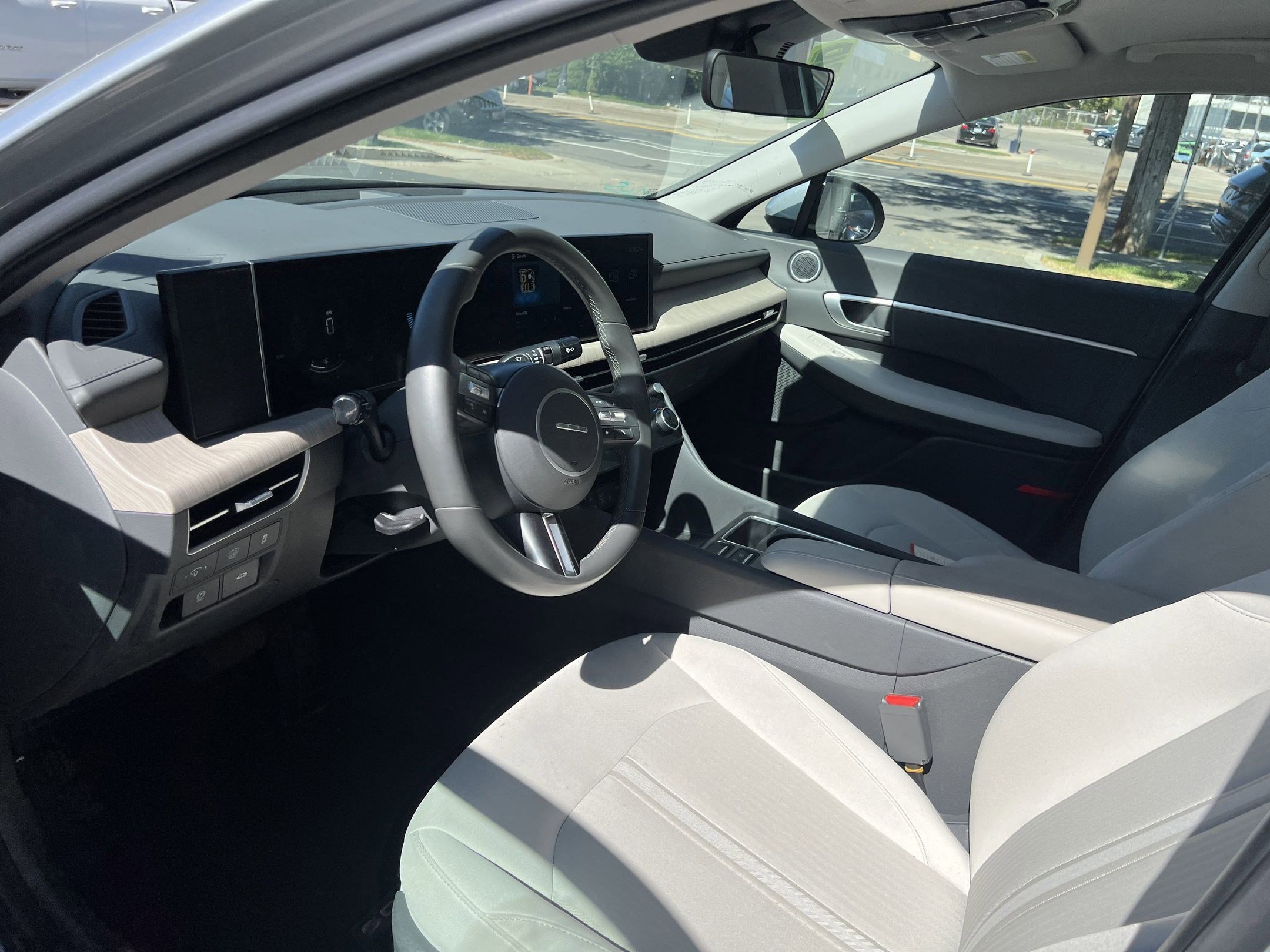 2025 Hyundai Sonata Hybrid SEL photo 8