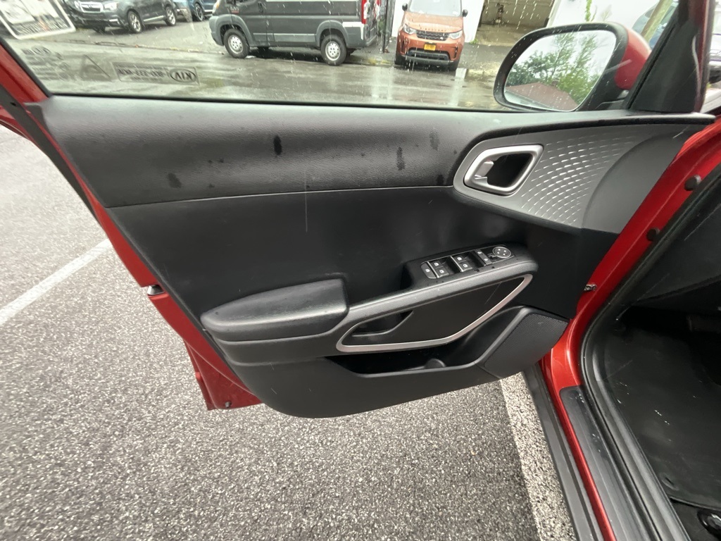 2021 Kia Soul LX photo 10