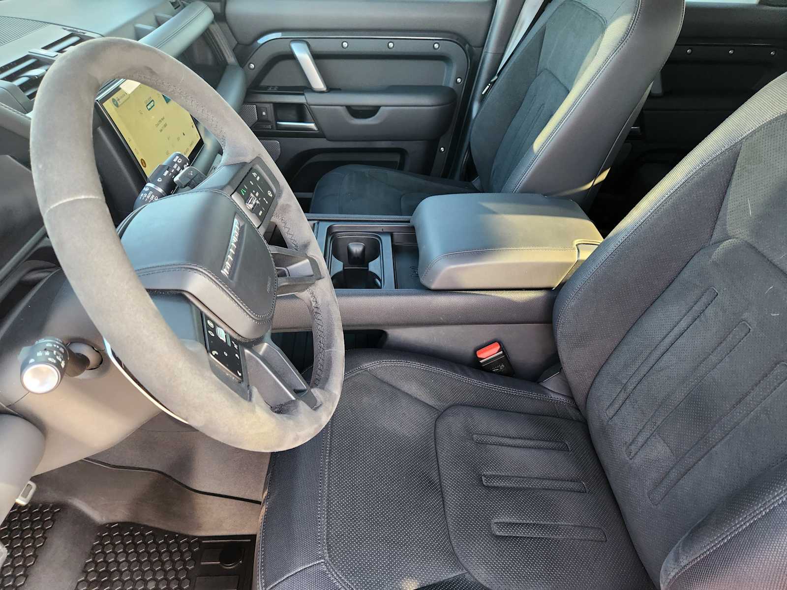 2024 Land Rover Defender Carpathian Edition photo 11