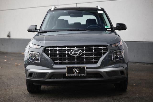 2025 Hyundai Venue Limited photo 4
