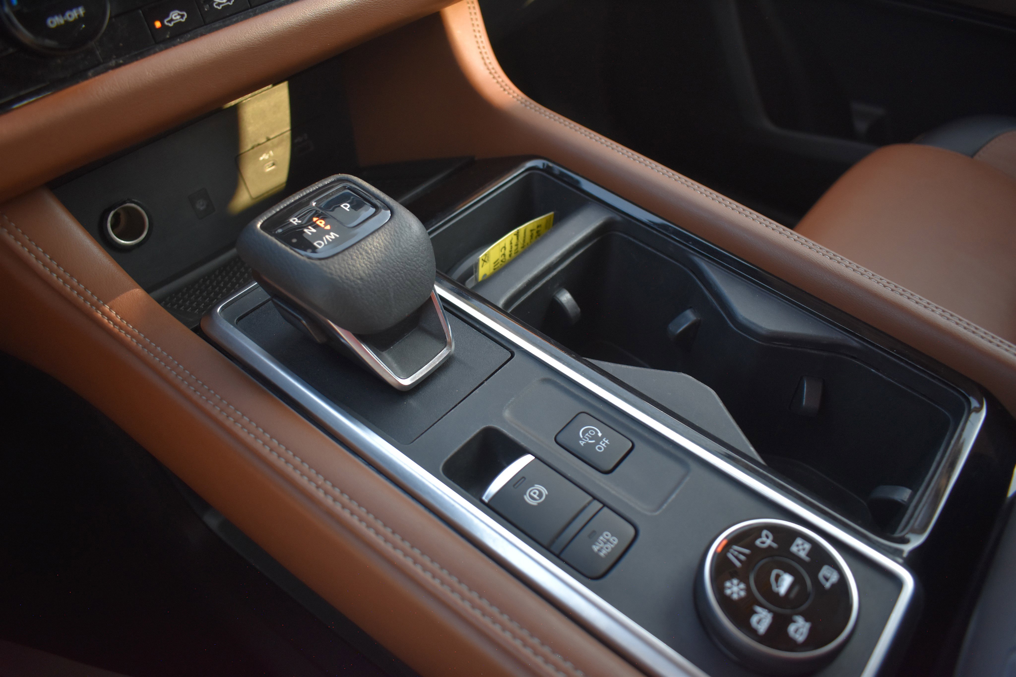 2022 Nissan Pathfinder Platinum photo 22
