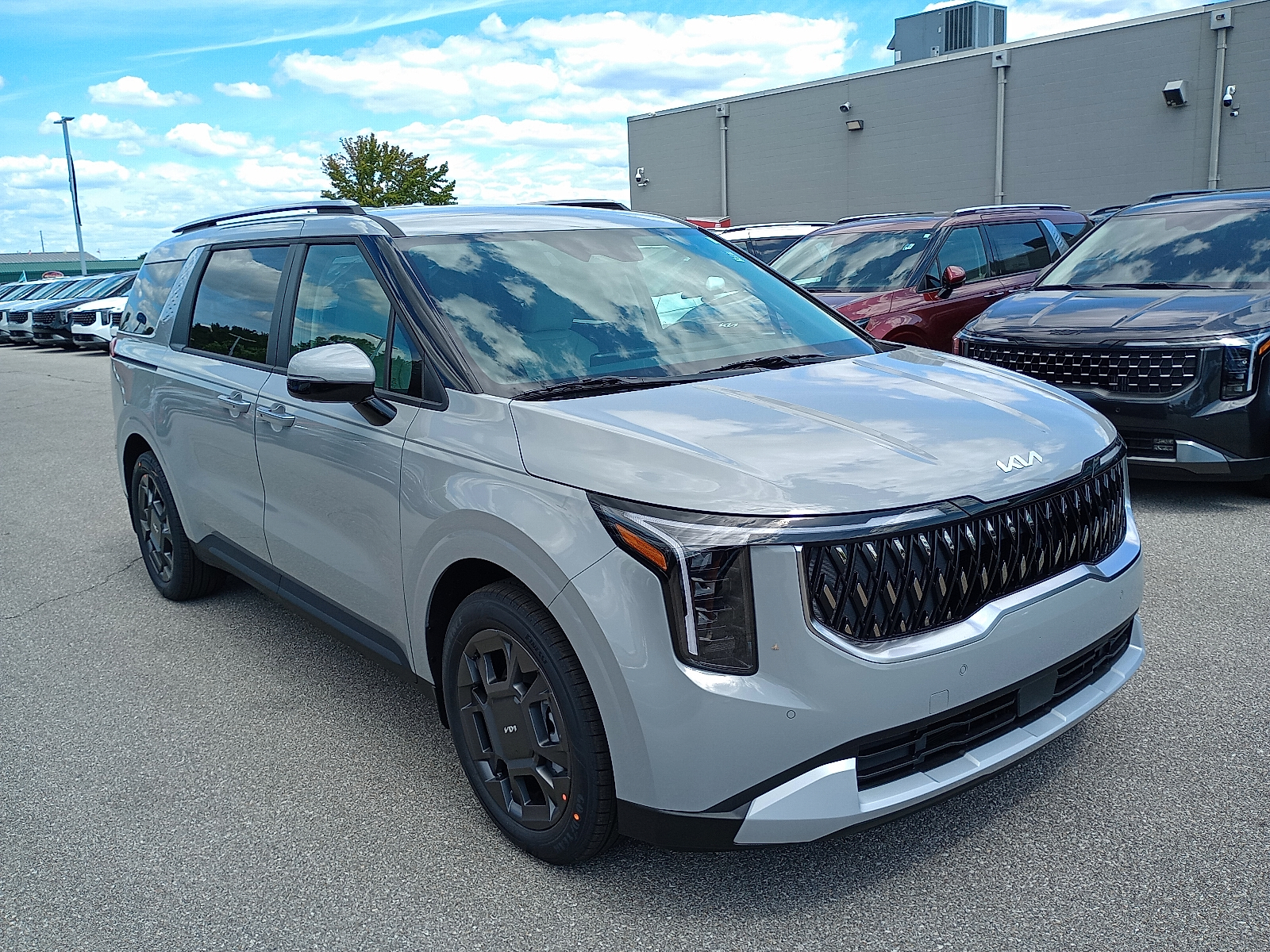 2026 Kia Carnival EX's photo