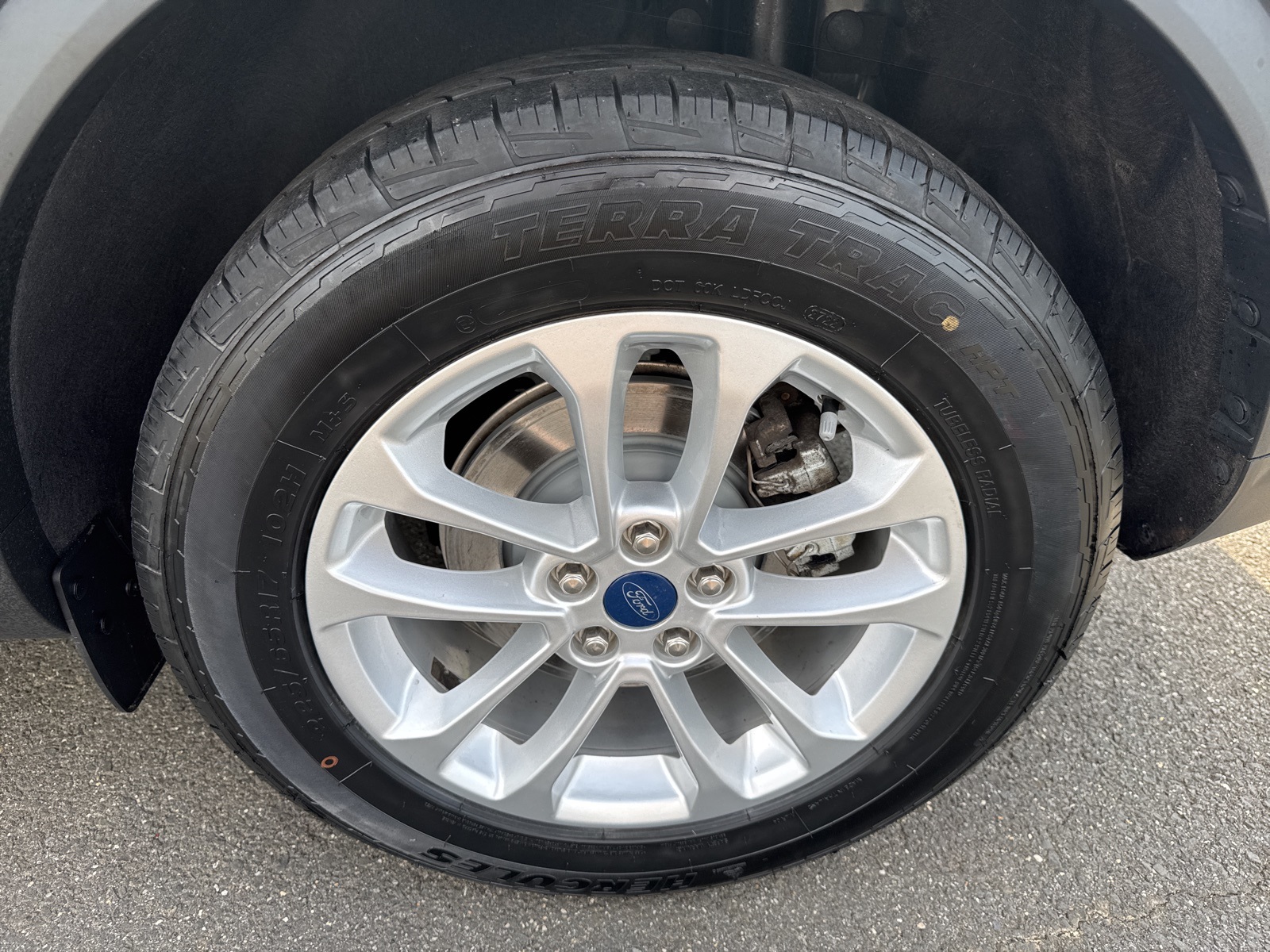2020 Ford Escape SE photo 26