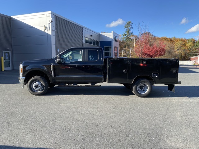 2026 Ford F-350 XL photo 4