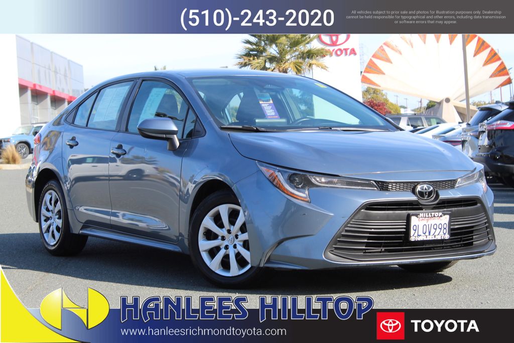 2024 Toyota Corolla LE's photo