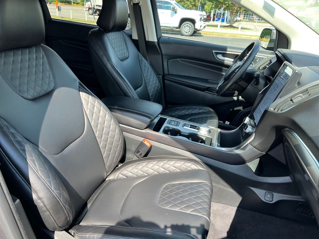 2024 Ford Edge Titanium photo 29