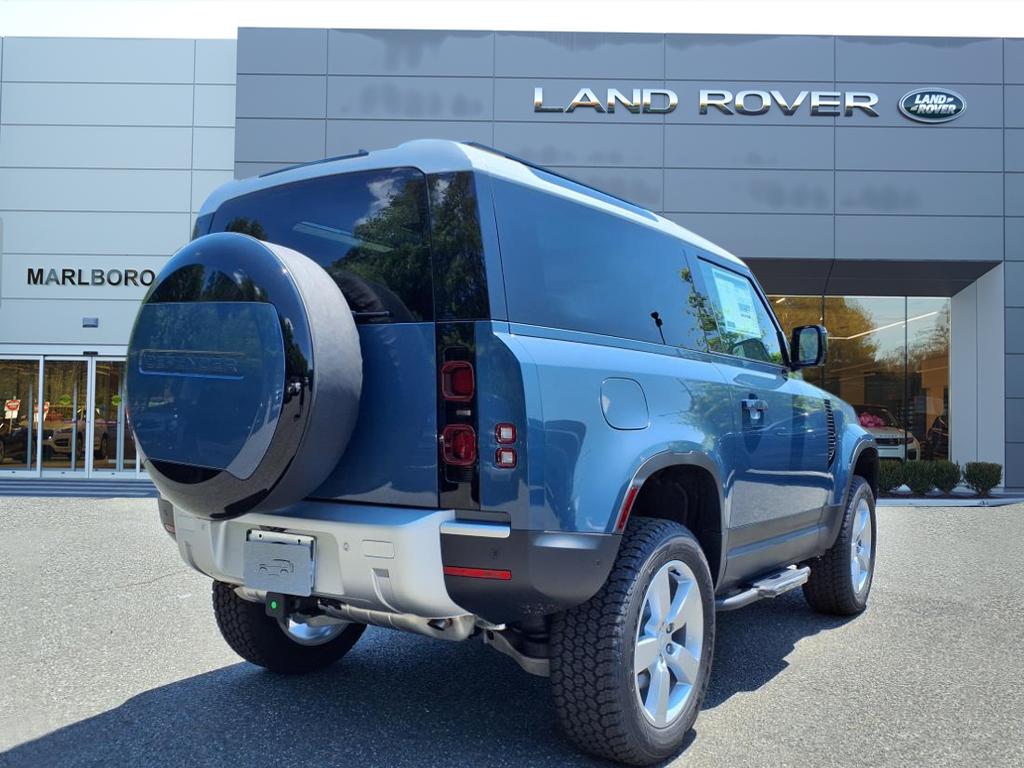 2025 Land Rover Defender 90 S photo 2