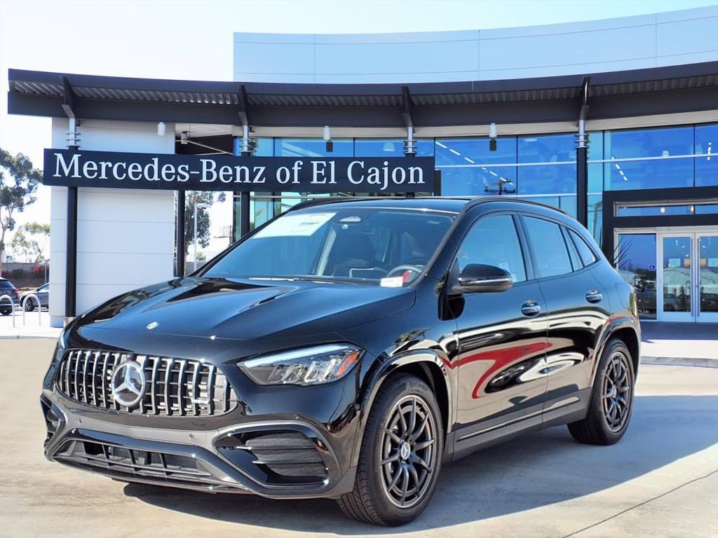 2026 Mercedes-Benz GLA AMG GLA 35's photo
