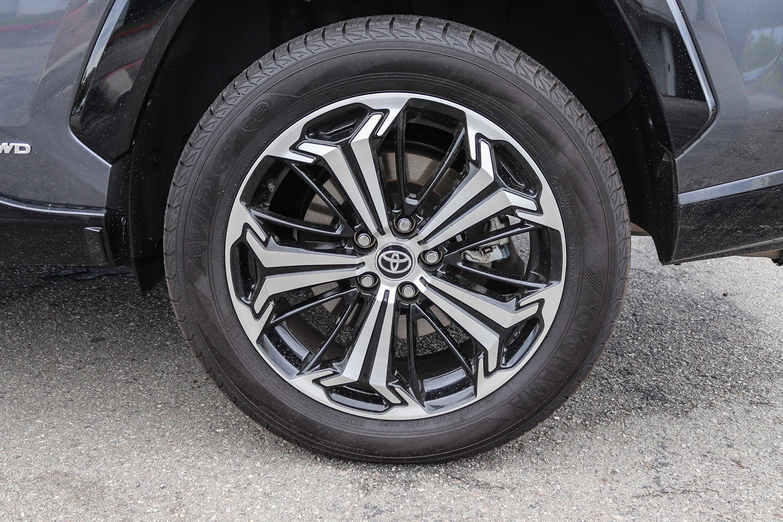 2024 Toyota RAV4 Prime XSE photo 4