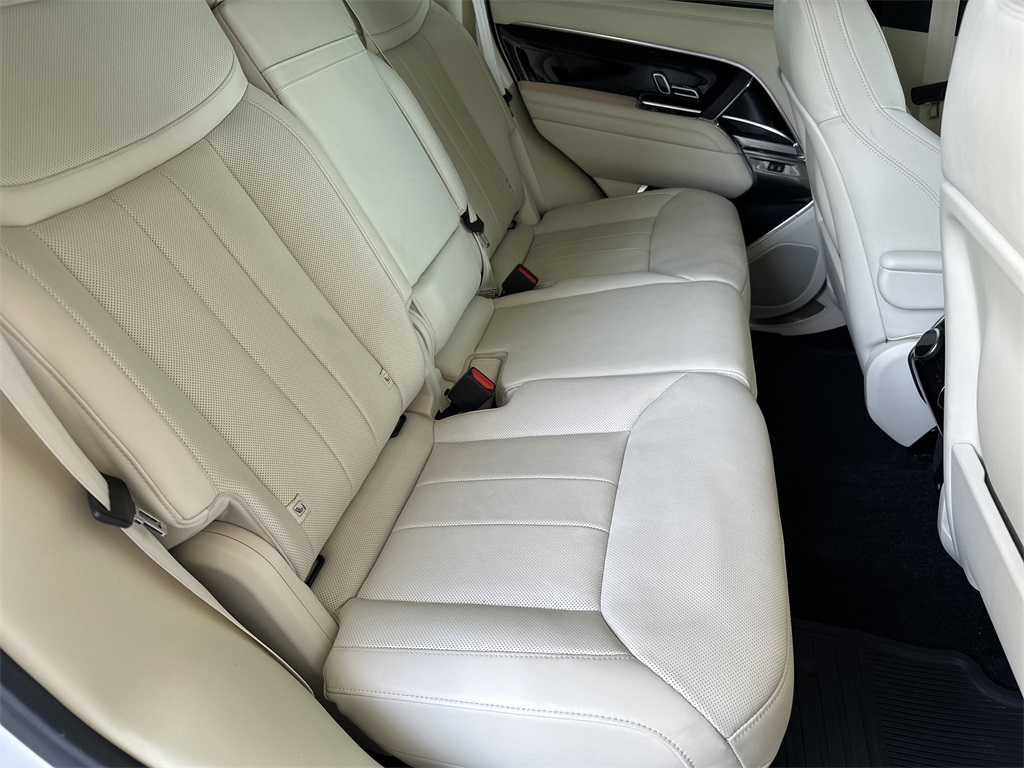 2024 Land Rover Range Rover SE photo 34