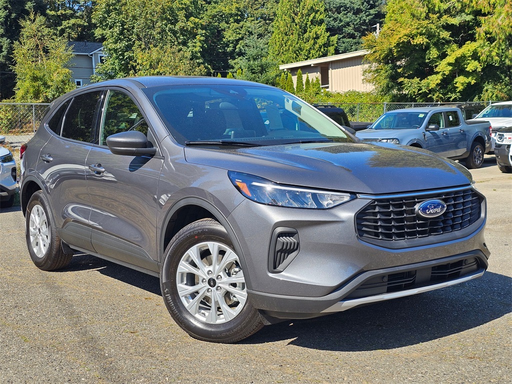 2025 Ford Escape Active's photo
