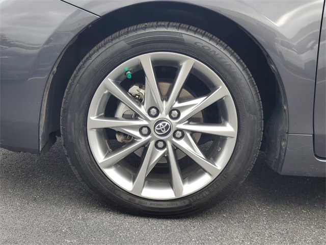 2017 Toyota Prius V Five photo 6