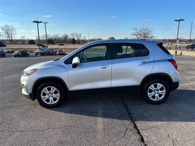 Used 2018 Chevrolet Trax LS with VIN KL7CJKSB8JB521653 for sale in Columbia, IL