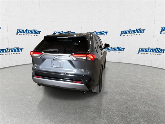 2019 Toyota RAV4 Hybrid XSE photo 11