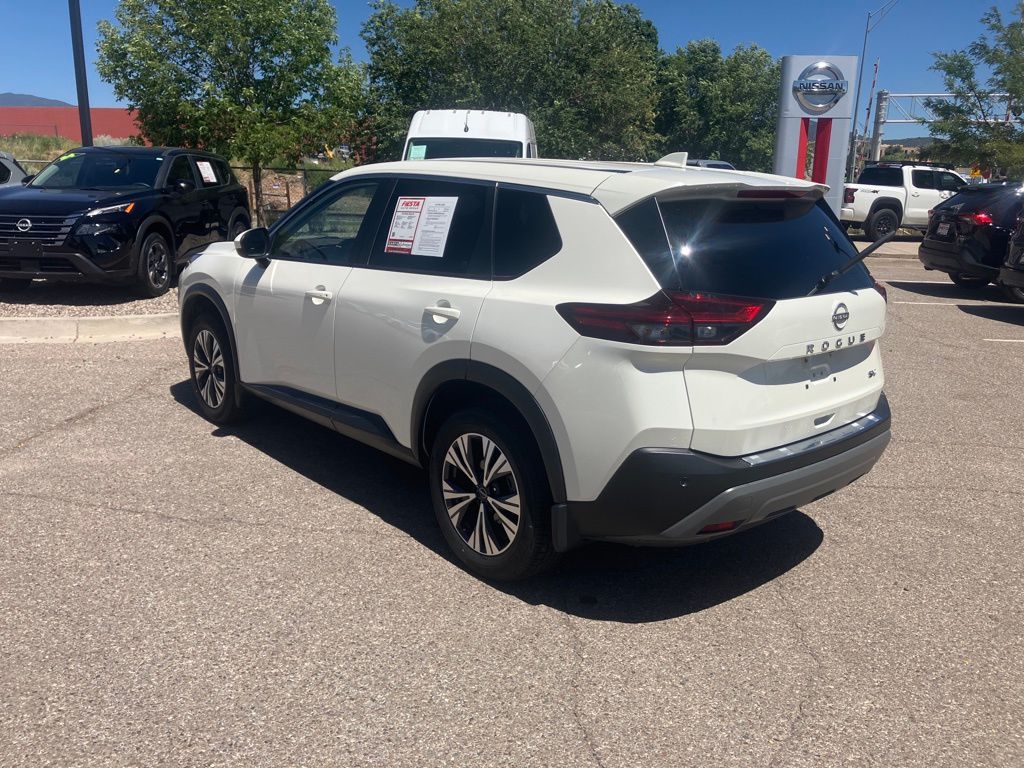 2023 Nissan Rogue SV photo 2
