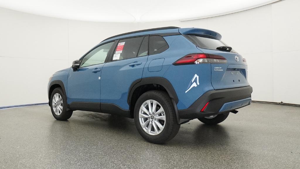 2026 Toyota Corolla Cross LE photo 14