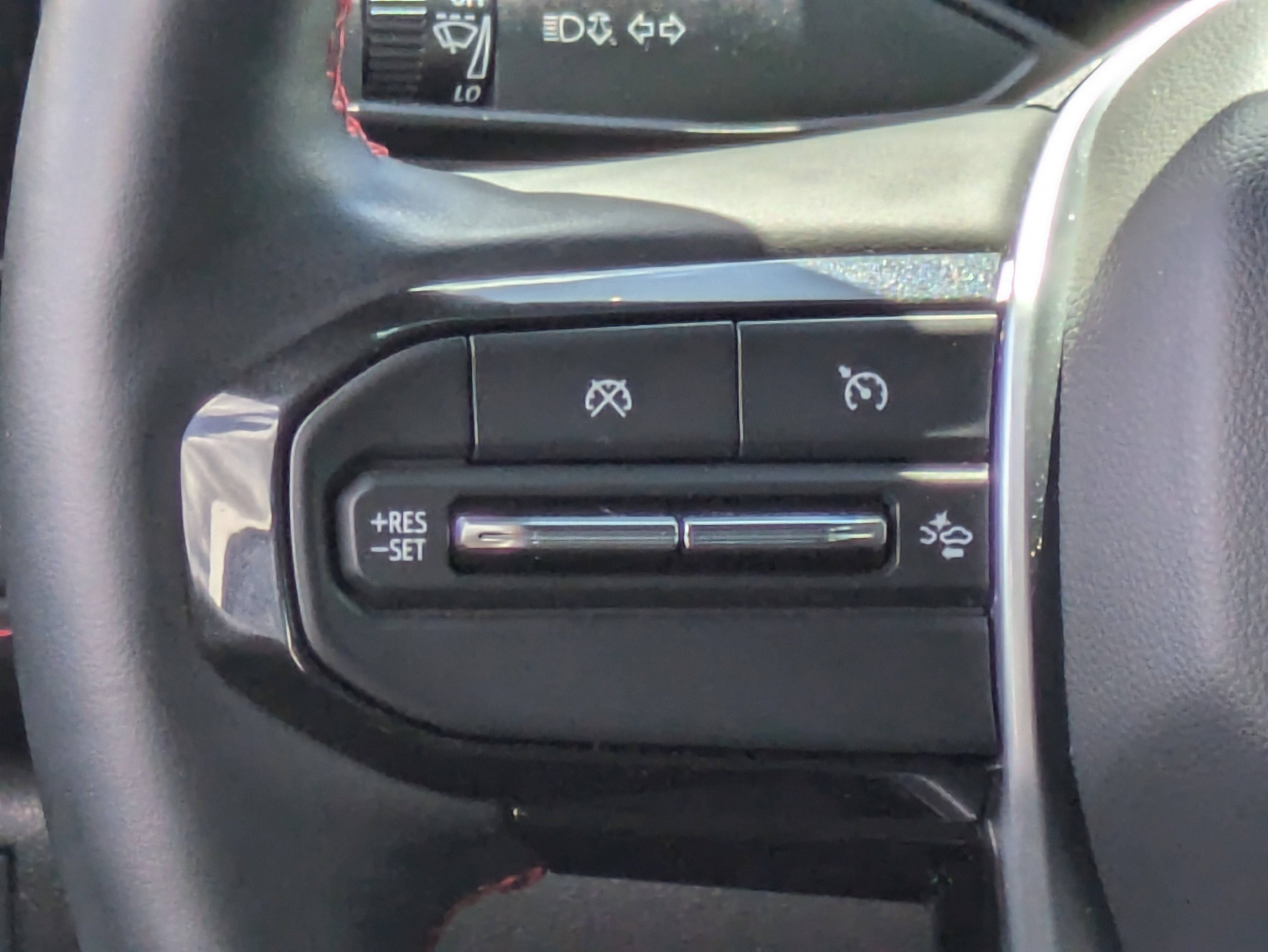 2024 Chevrolet Colorado Z71 photo 3