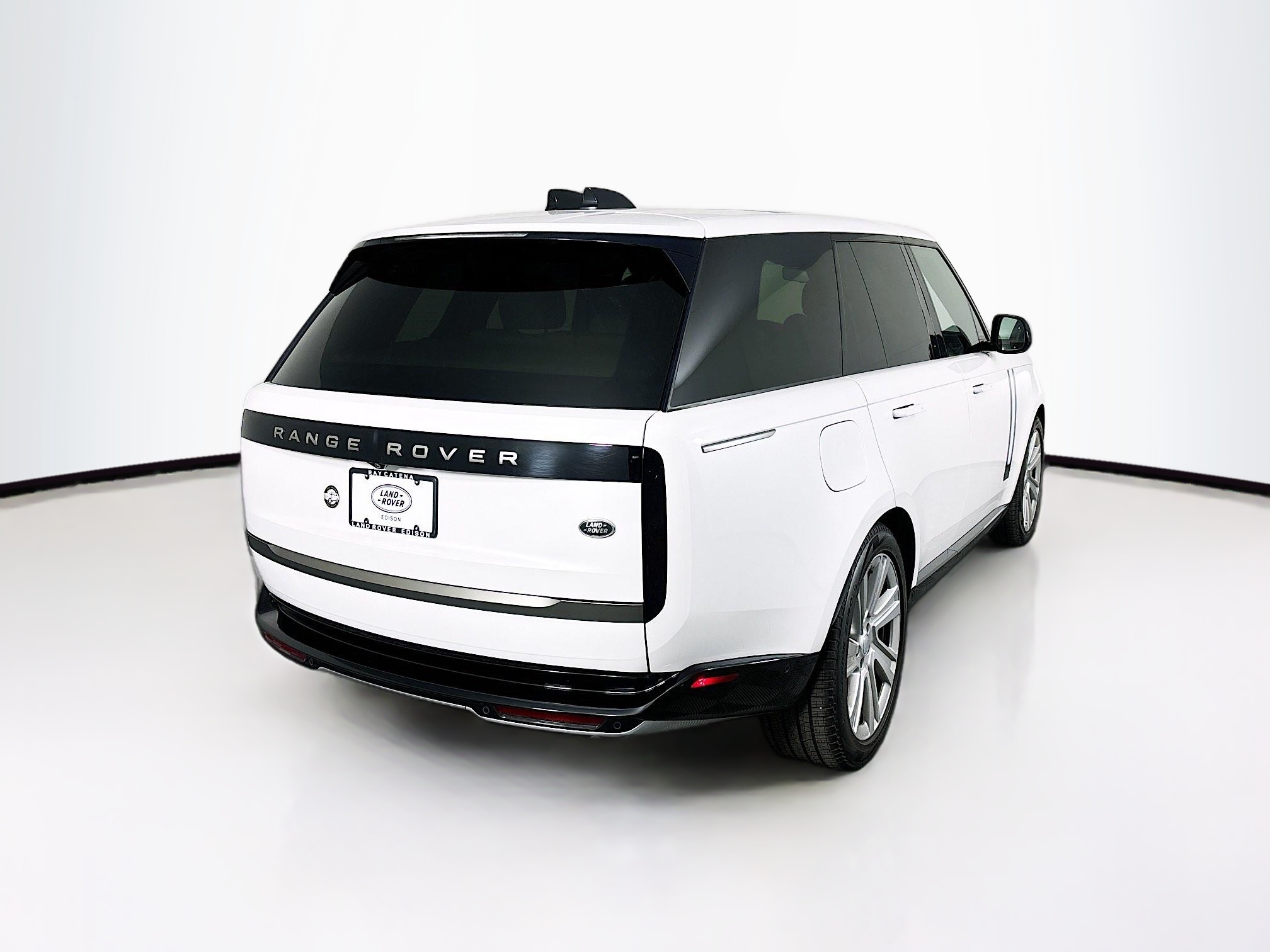 2023 Land Rover Range Rover SE photo 5