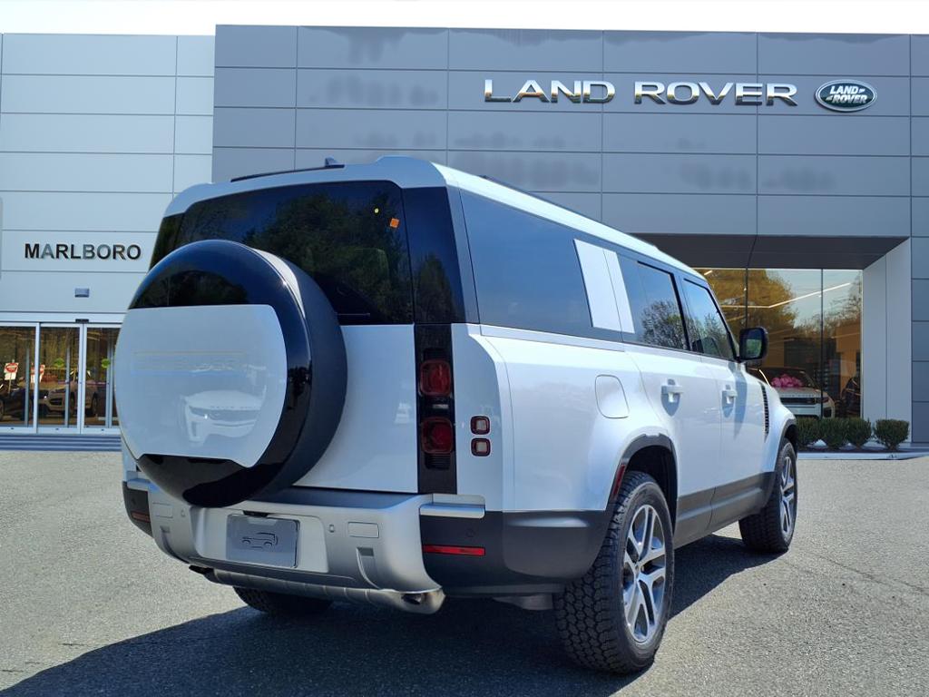 2025 Land Rover Defender 130 S photo 2