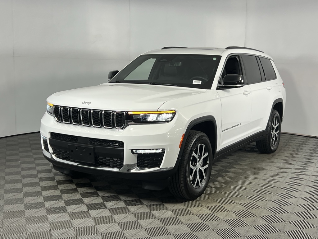 2024 Jeep Grand Cherokee Limited photo 2