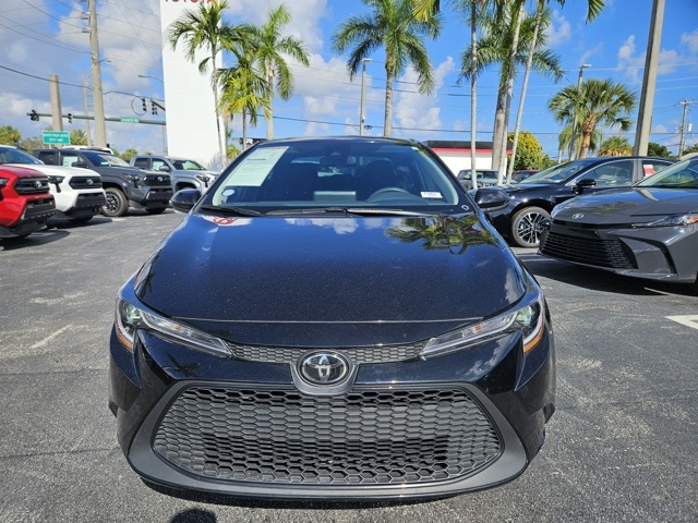 2022 Toyota Corolla LE photo 4