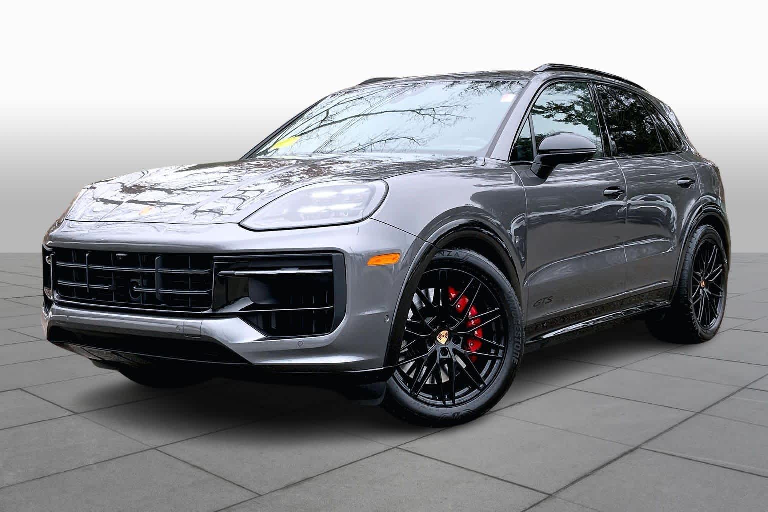 2025 Porsche Cayenne GTS's photo