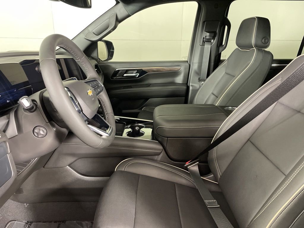 2025 Chevrolet Suburban Premier photo 20