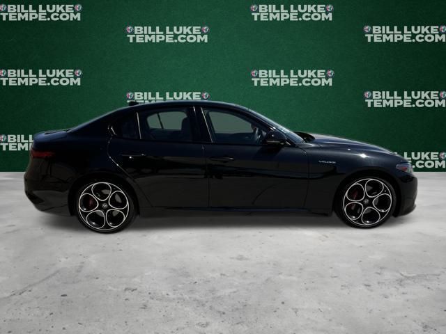 2022 Alfa Romeo Giulia Ti - VELOCE photo 2