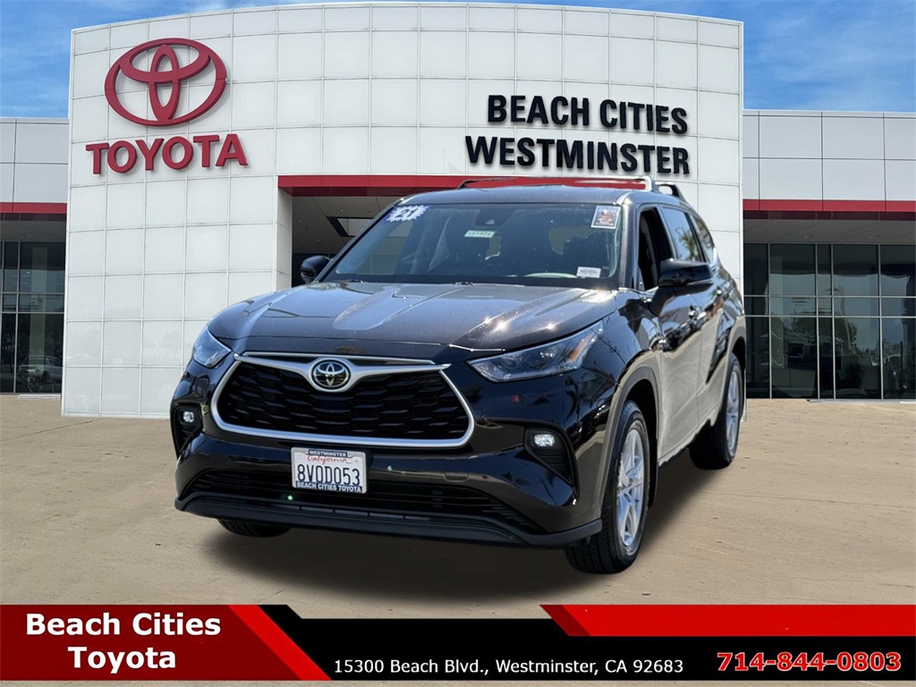 2021 Toyota Highlander LE photo 4