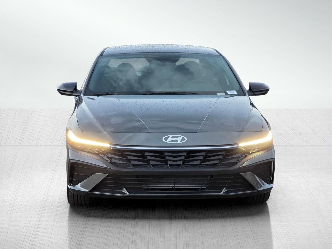 2026 Hyundai Elantra SEL Sport photo 2