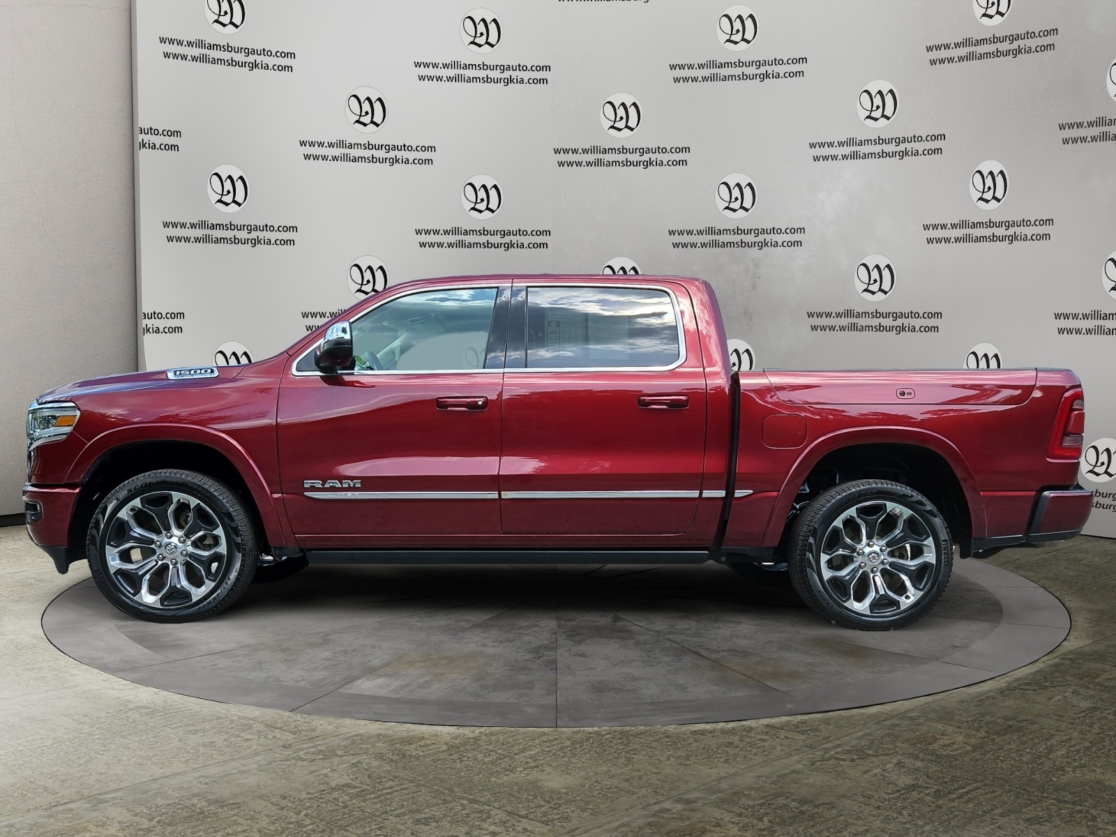 2024 Ram 1500 Limited photo 2