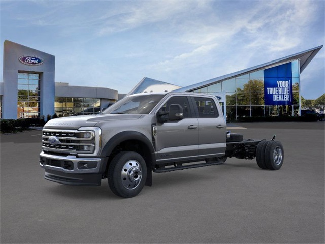 2026 Ford F-550 Super Duty Chassis Cab Lariat's photo