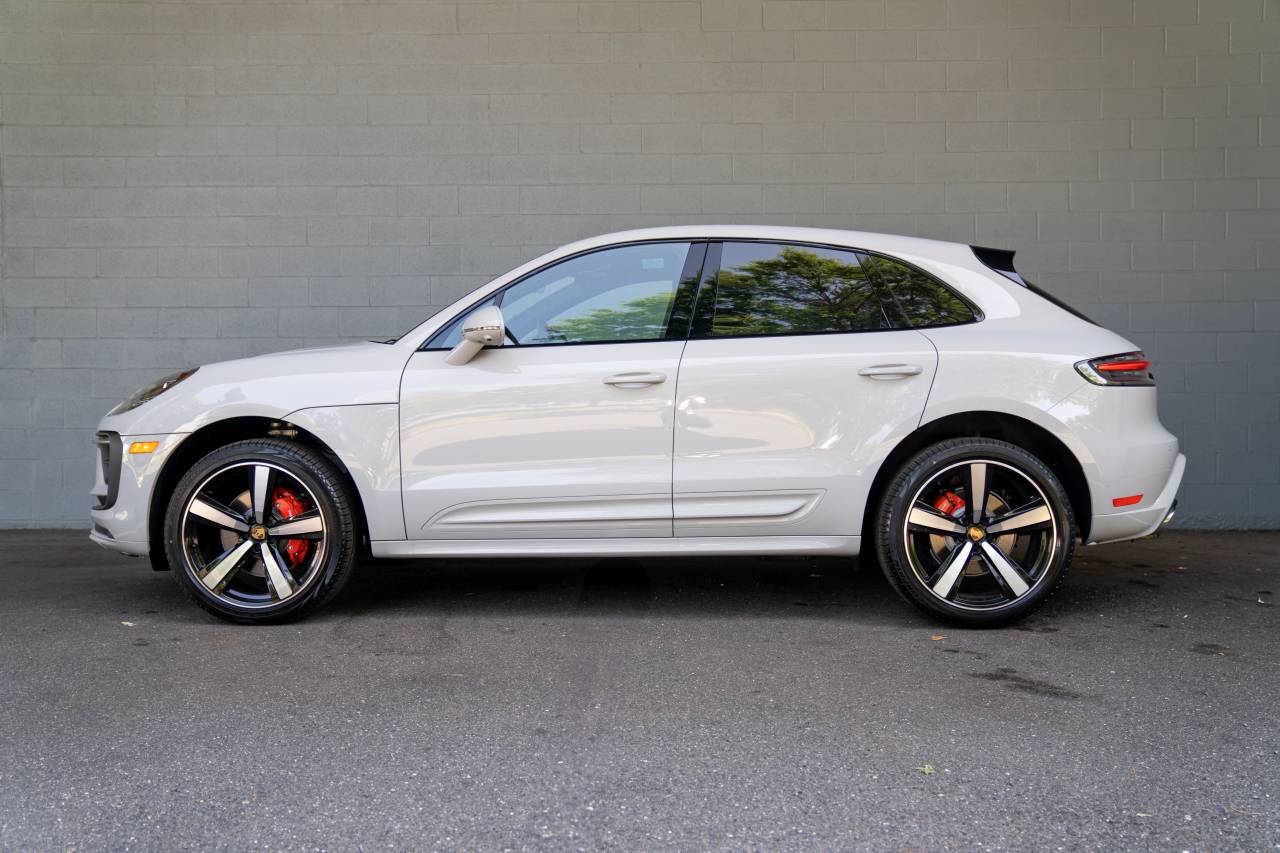 2025 Porsche Macan S photo 2
