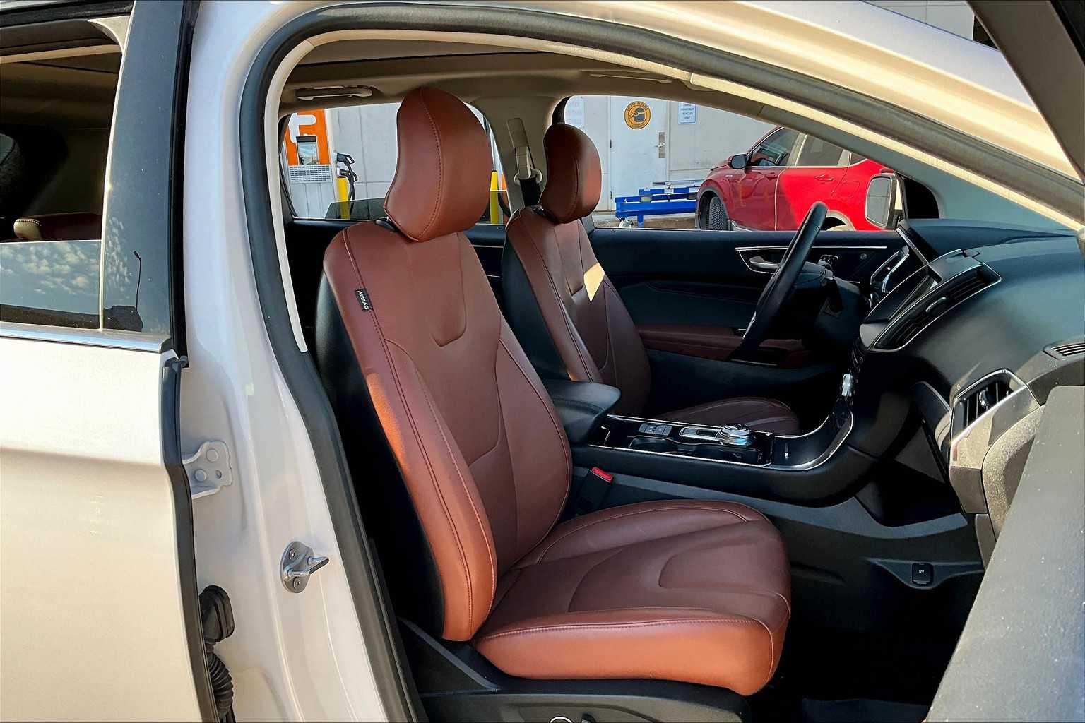 2019 Ford Edge Titanium photo 8