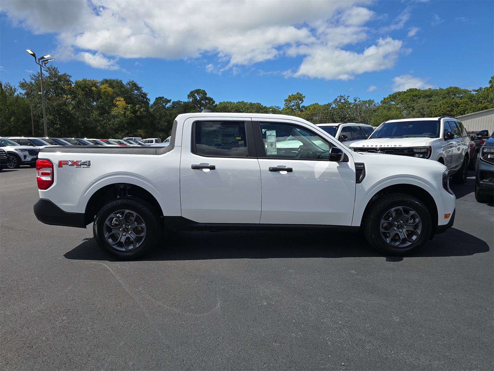 2025 Ford Maverick XLT photo 2