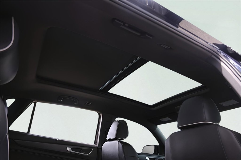 2025 Volkswagen Atlas Cross Sport SEL Premium R-Line photo 15