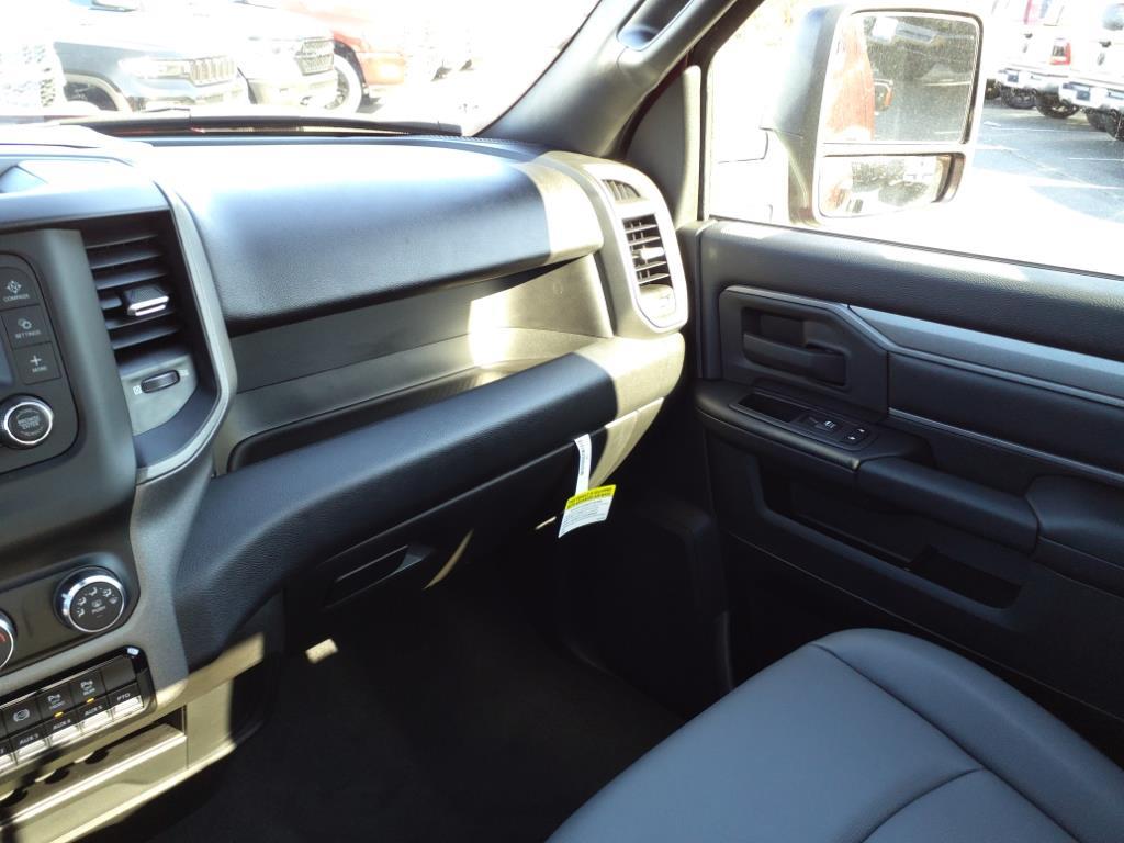 2024 Ram 4500 Tradesman photo 25