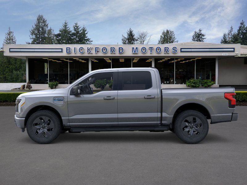2025 Ford F-150 Lightning XLT photo 3