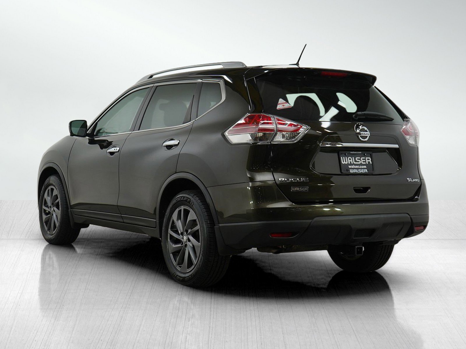 2016 Nissan Rogue SL photo 3
